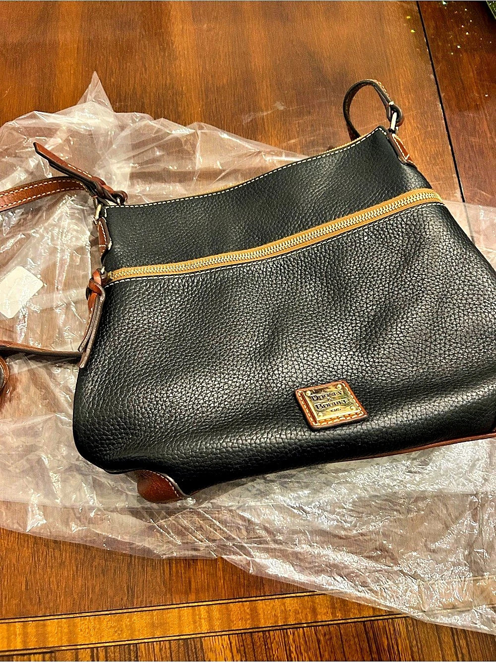 Dooney & Bourke Pebble Grain Crossbody Black & Brown Like New